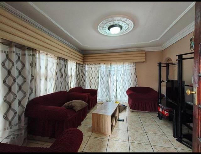 3 BEDROOM HOUSE FOR SALE IN MTHATHA CENTRAL